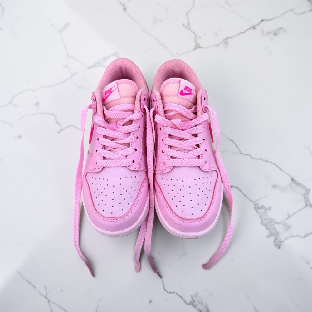 Women’s Nike Shoes - Picture 11 of 13